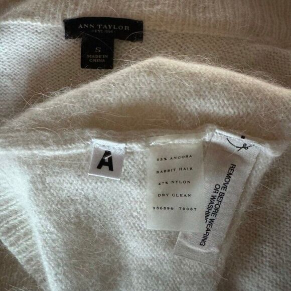 Ann Taylor Womens White Angora Blend Fluffy Fuzzy Short Sleeve Cardigan Sz S - Picture 2 of 8